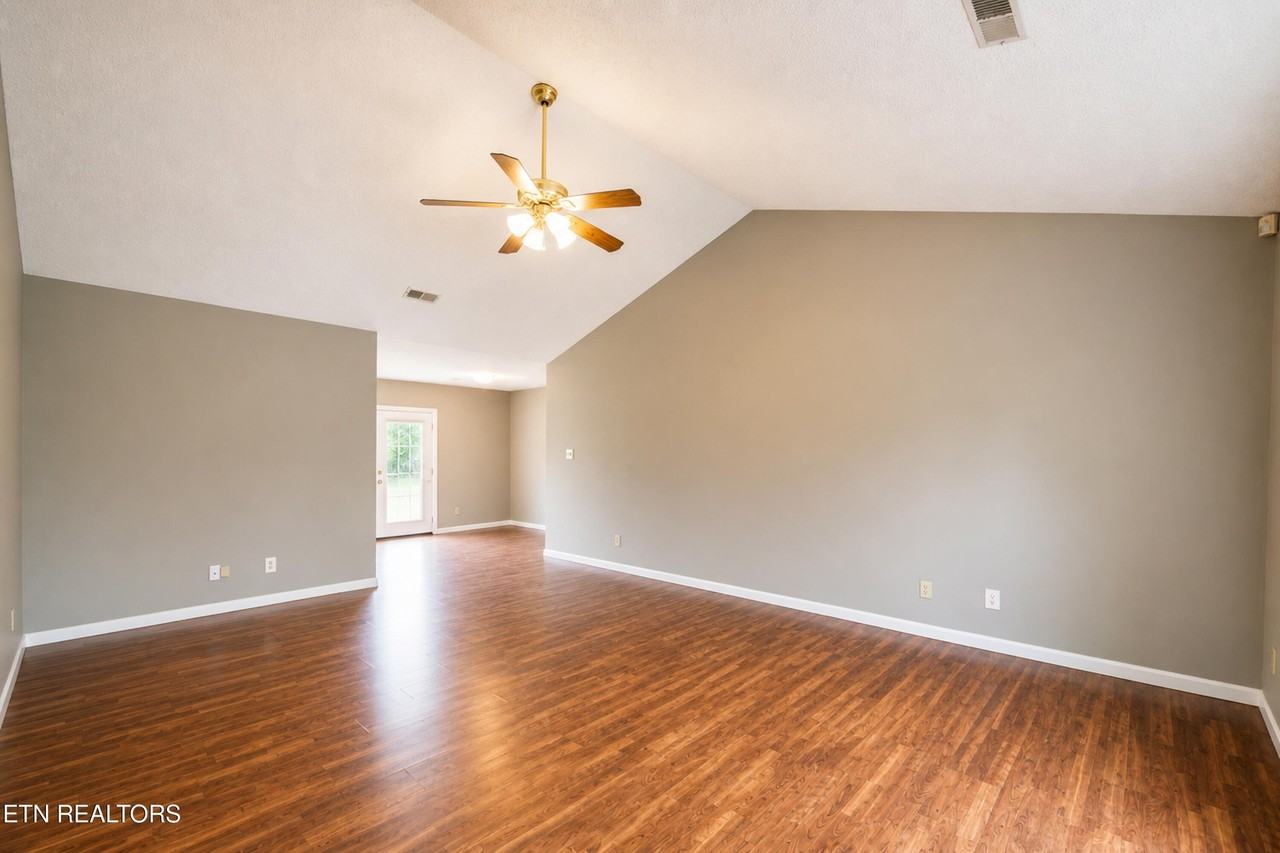 317 Headrickview Dr - Photo 3 of 27