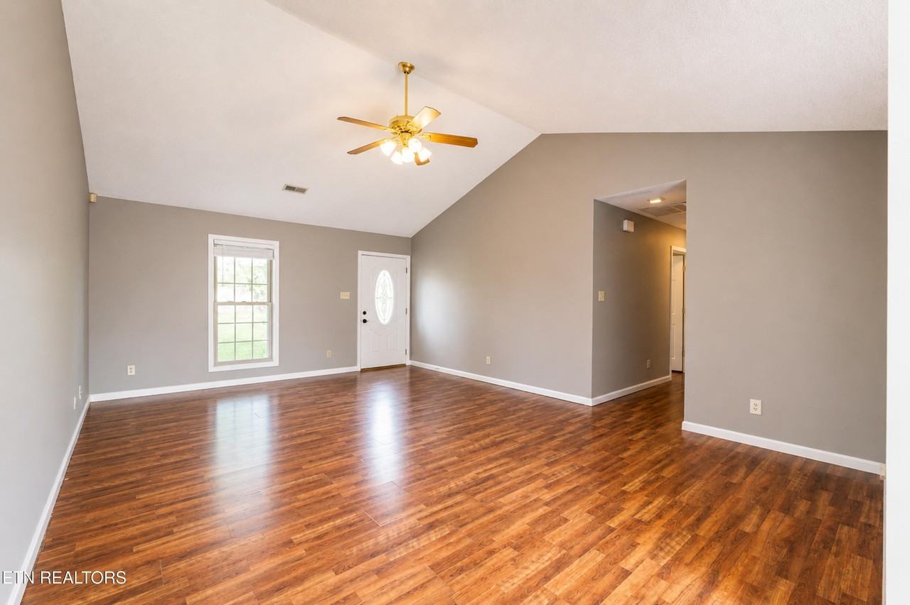 317 Headrickview Dr - Photo 5 of 27