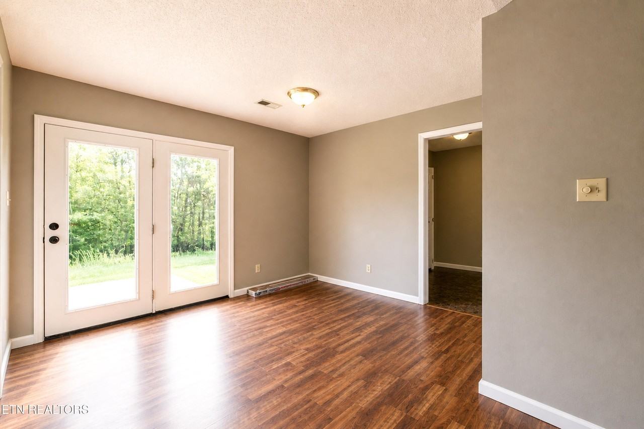 317 Headrickview Dr - Photo 6 of 27