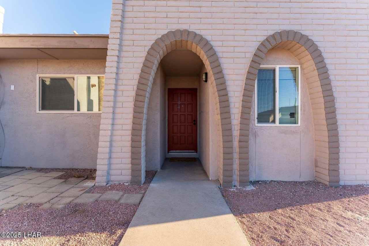 90 Mariposa Dr #104 - Photo 2 of 13