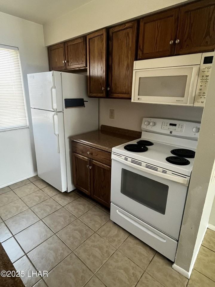 90 Mariposa Dr #104 - Photo 6 of 13