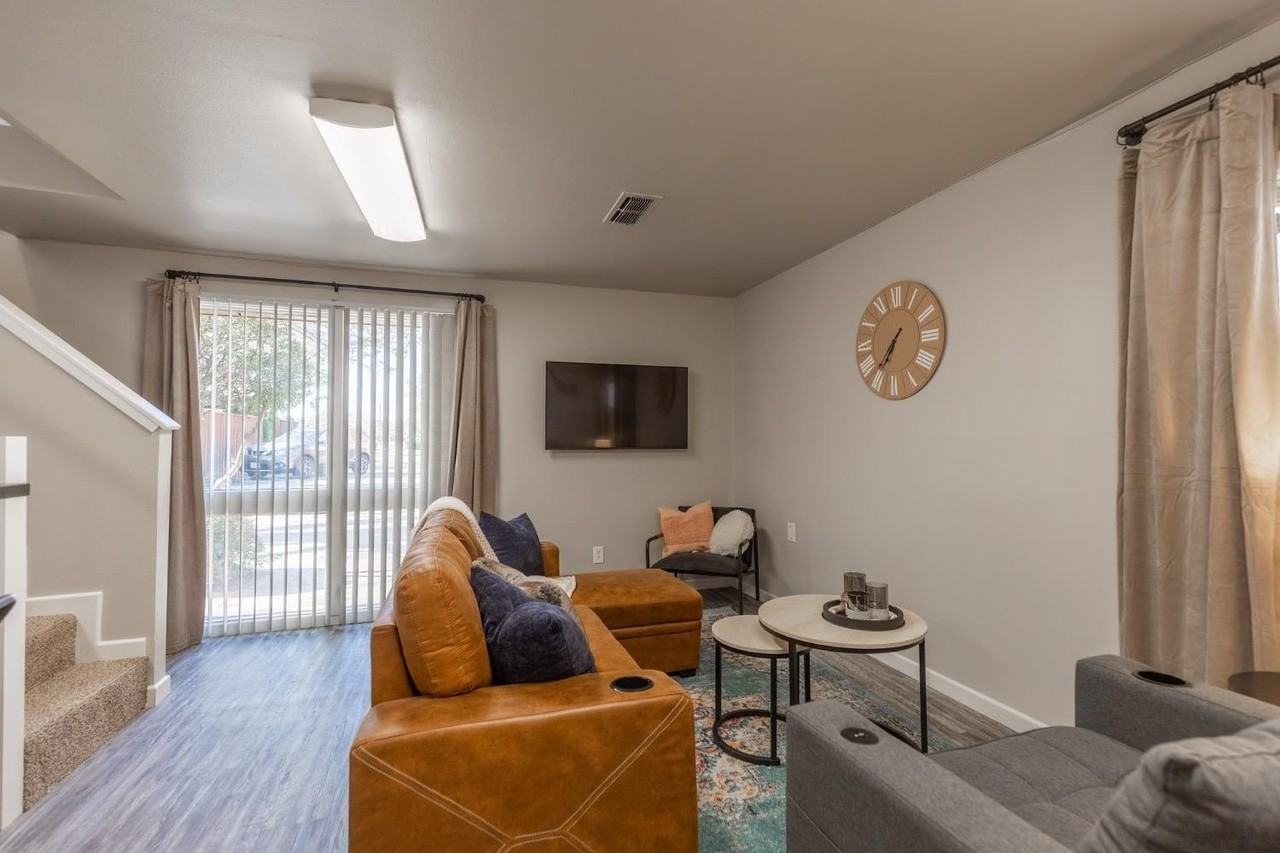 2124 Broadway - Photo 3 of 14