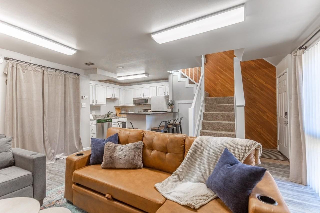 2124 Broadway - Photo 5 of 14