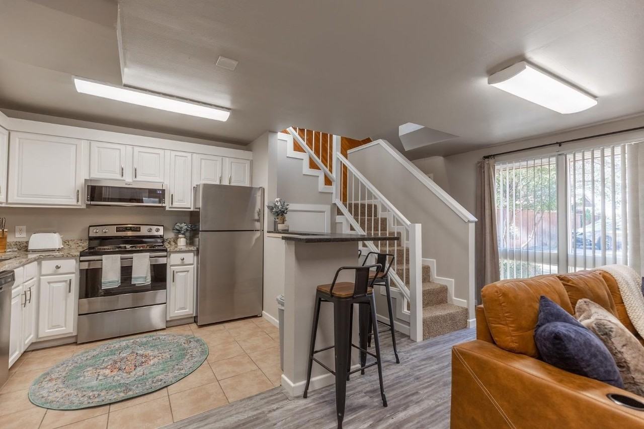 2124 Broadway - Photo 7 of 14