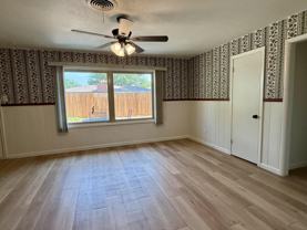 4916 15th St - Photo 1 of 1