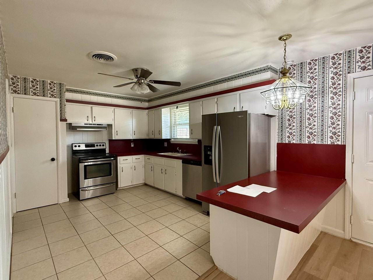 4916 15th St - Photo 2 of 5