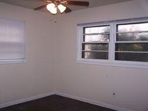 2215 37th St - Photo 4 of 12