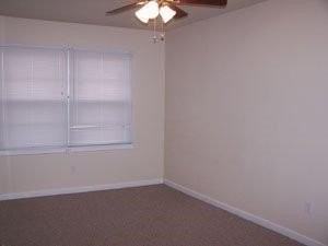2215 37th St - Photo 5 of 12