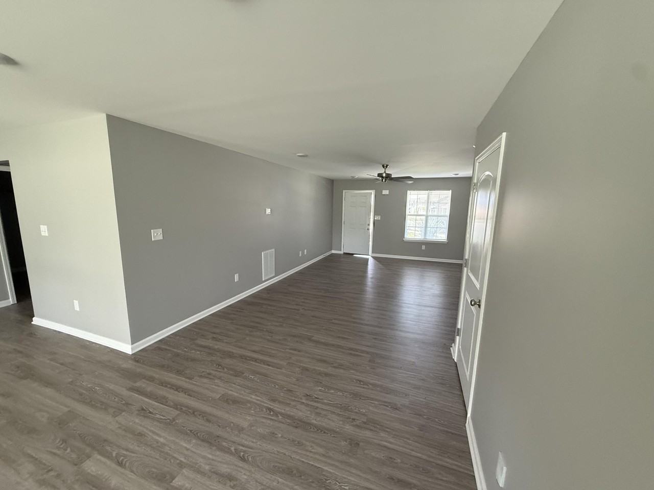 8069 Driftwood Loop - Photo 3 of 28