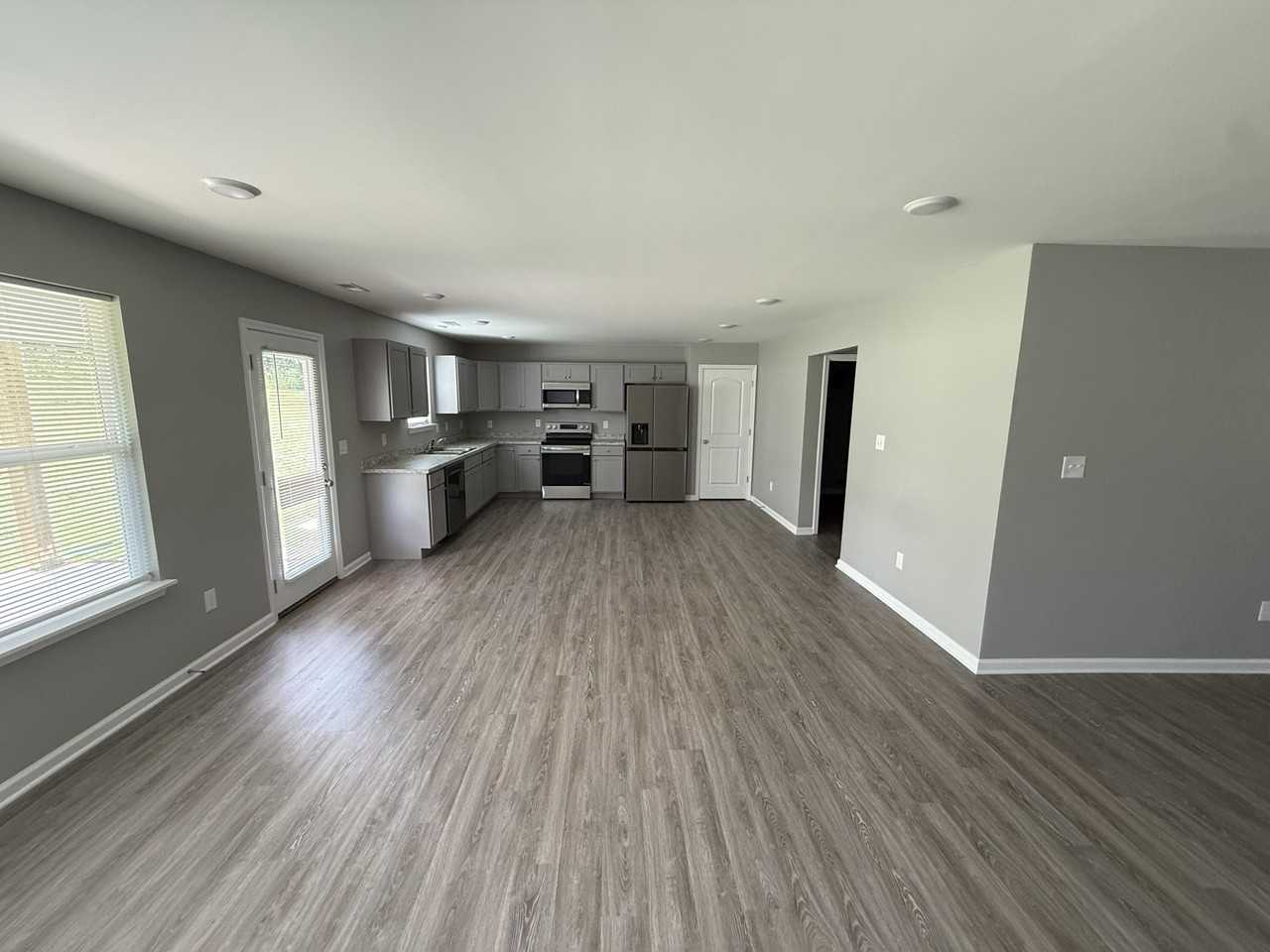 8069 Driftwood Loop - Photo 4 of 28