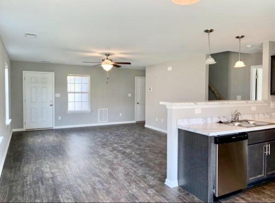 8188 Driftwood Loop - Photo 3 of 8