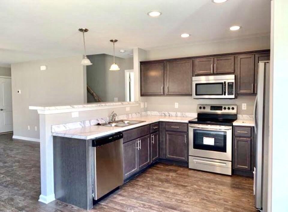 8188 Driftwood Loop - Photo 4 of 8