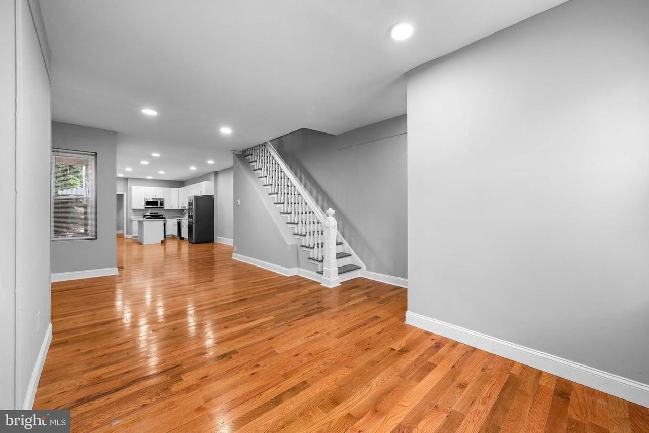 1011 W 5th St - Photo 5 of 22