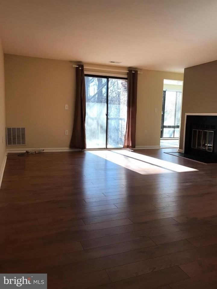 18120 Chalet Dr - Photo 4 of 30