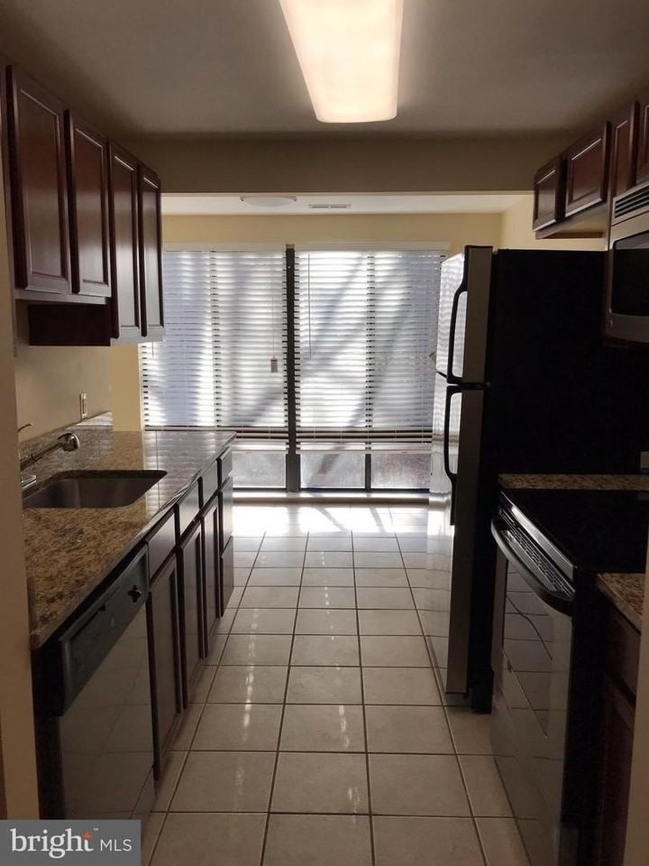 18120 Chalet Dr - Photo 6 of 30