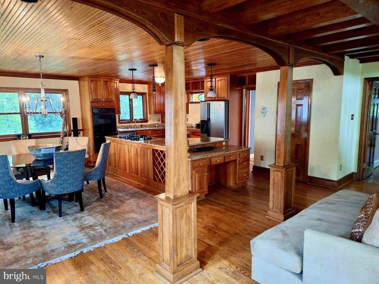 9078 Knoll Run Ln - Photo 4 of 50