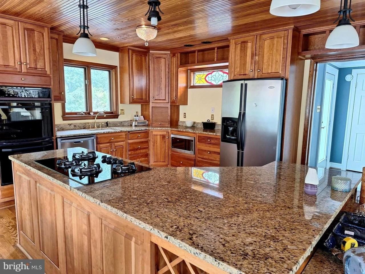9078 Knoll Run Ln - Photo 5 of 50