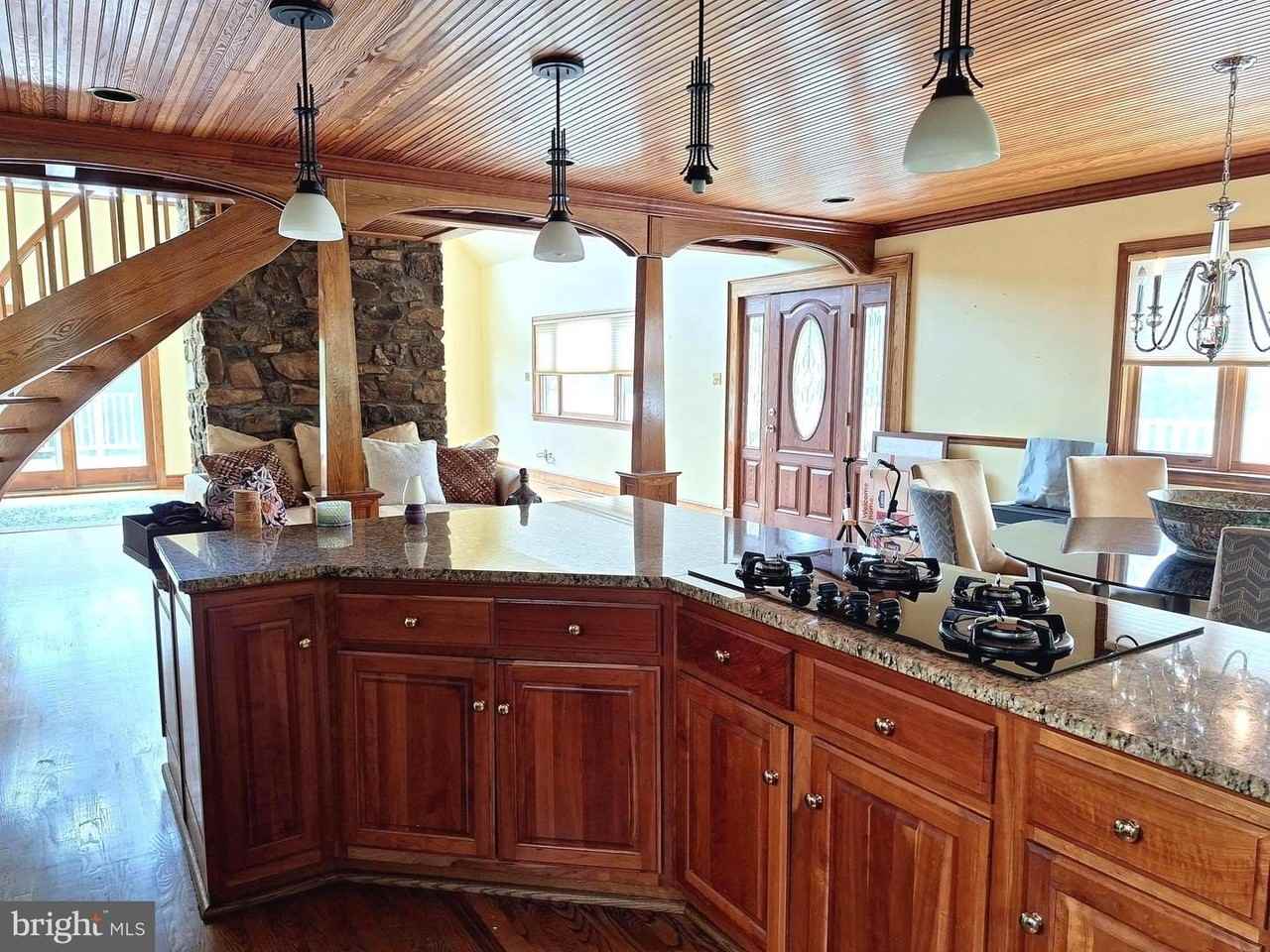 9078 Knoll Run Ln - Photo 7 of 50