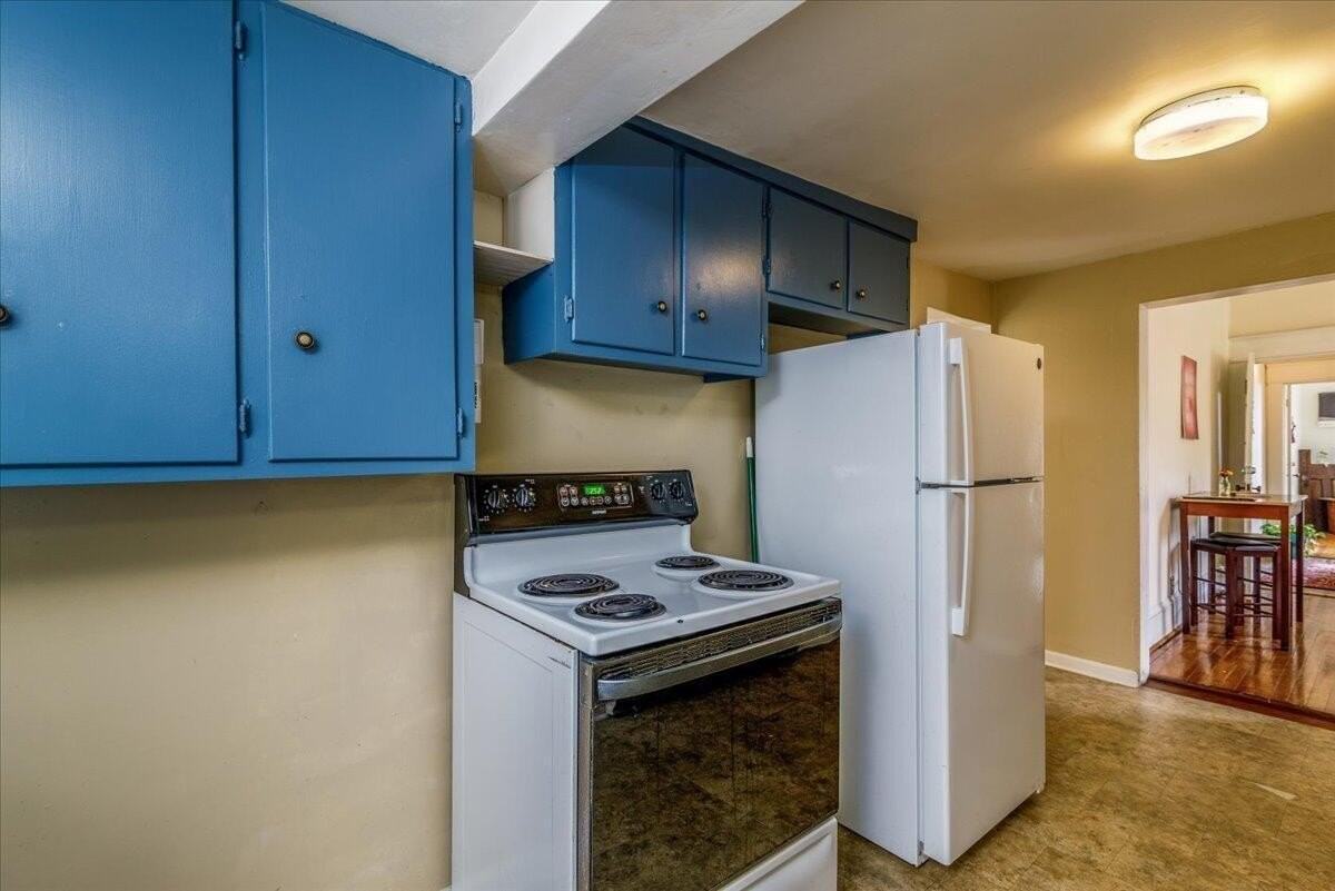 2202 Broadway Ave Sw - Photo 4 of 8