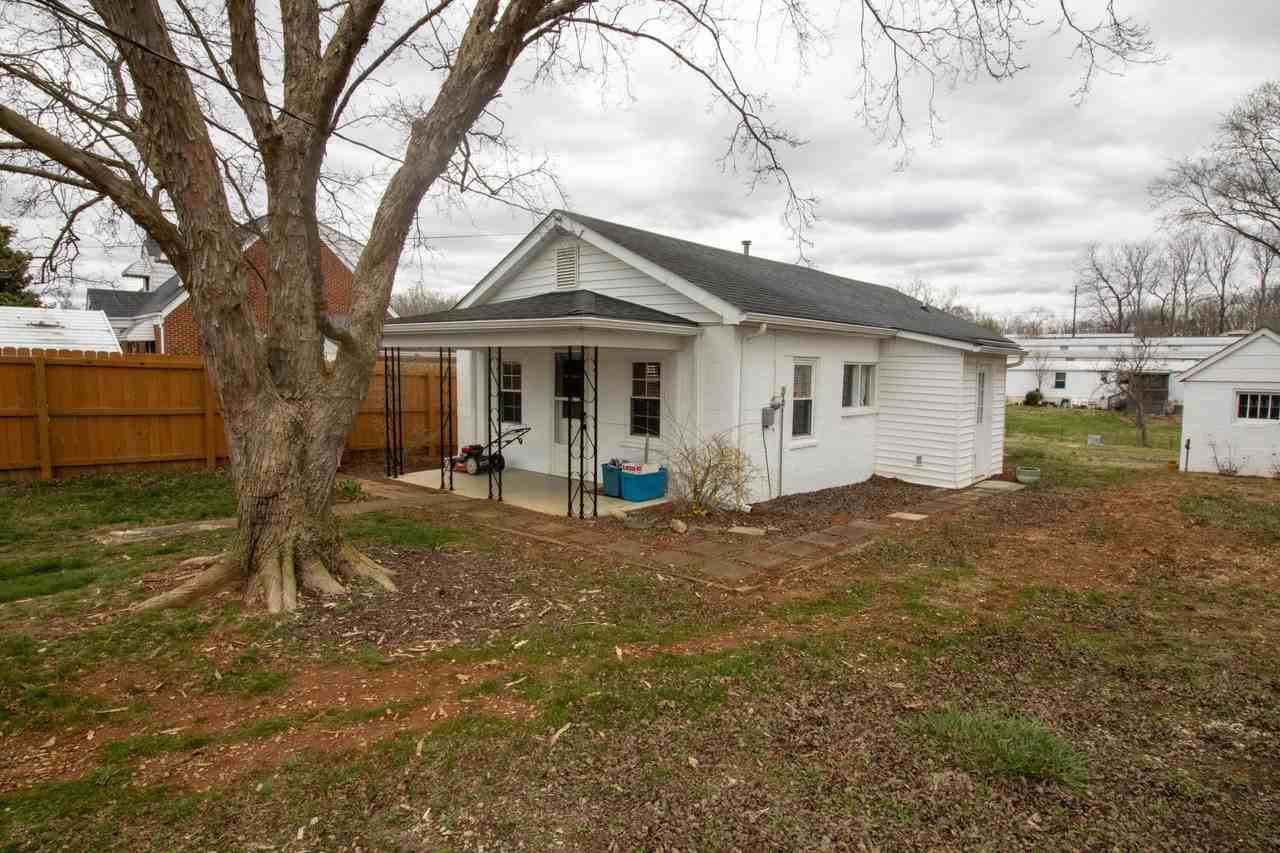 3332 Mount Pleasant Blvd - Photo 2 of 12