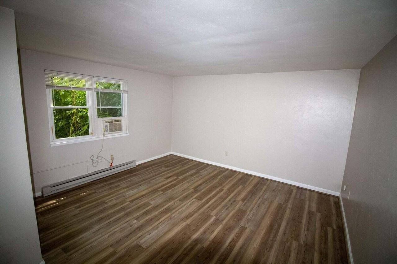 341 Cedar Ave - Photo 3 of 7