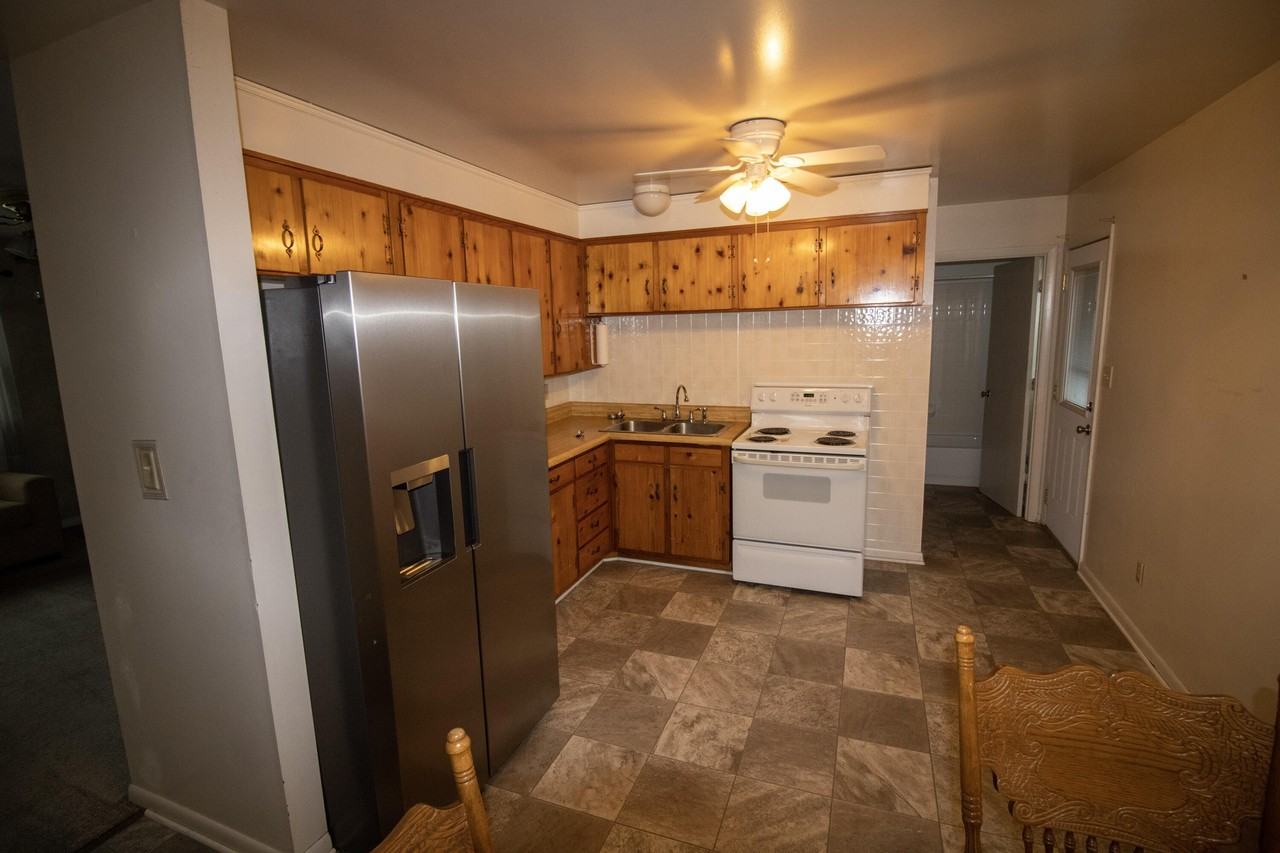 151 Return Rd - Photo 2 of 3