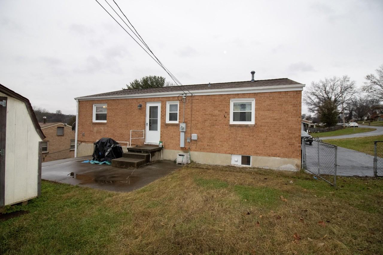 151 Return Rd - Photo 3 of 3