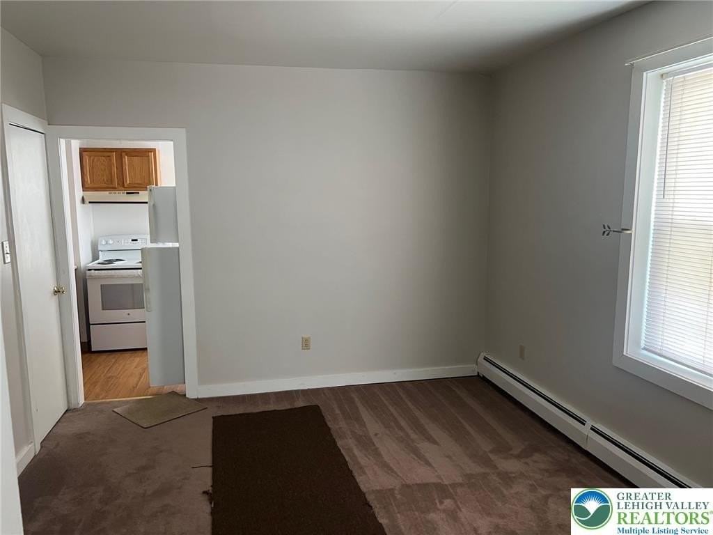 431 Maple St - Photo 4 of 11