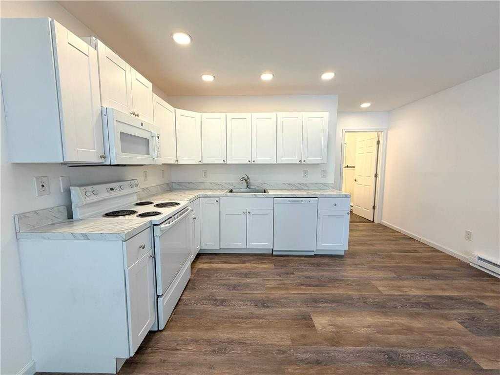 811 Itaska St #1stFL - Photo 6 of 15