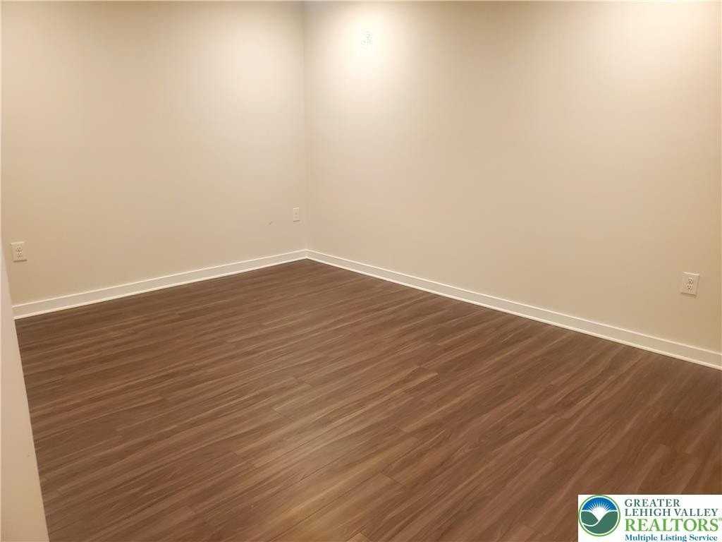 7640 Clayton Ave - Photo 3 of 15
