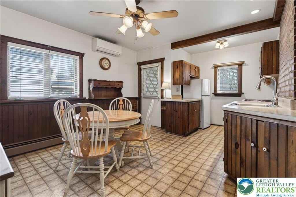 216 W Bertsch St - Photo 4 of 24