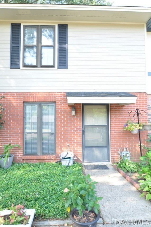 910 Peachtree St