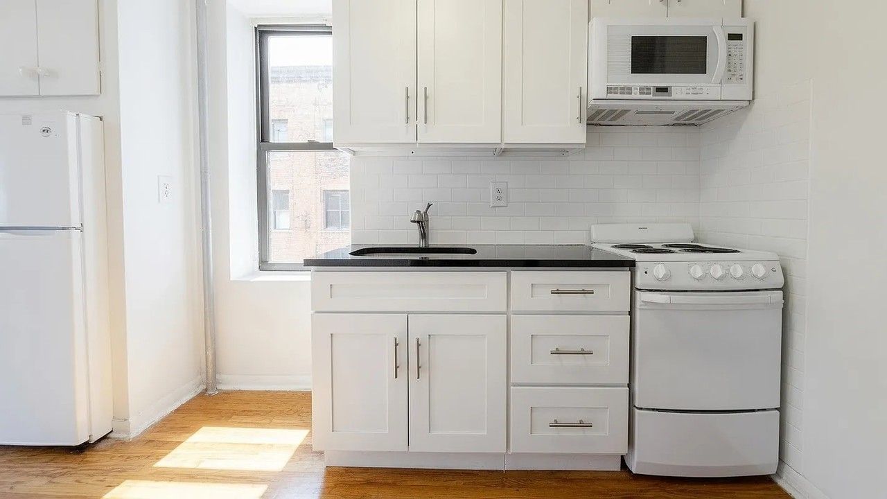 217 E 29th St #52 - Photo 3 of 4