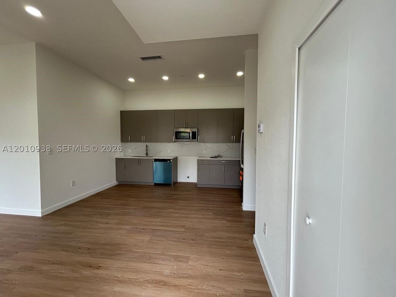 19444 Sw 125th Ave #0 - Photo 2 of 23