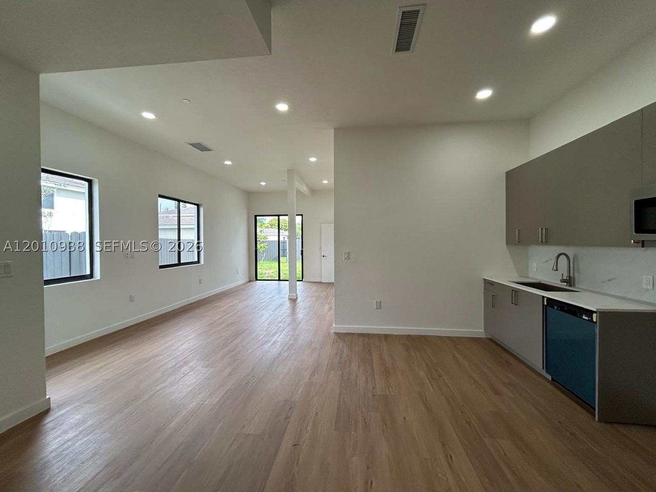 19444 Sw 125th Ave #0 - Photo 3 of 23