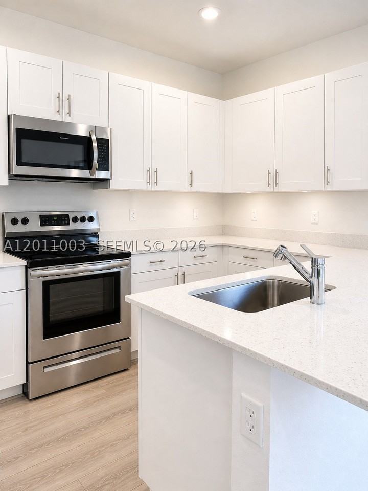 925 Ne 211th St #925 - Photo 2 of 13