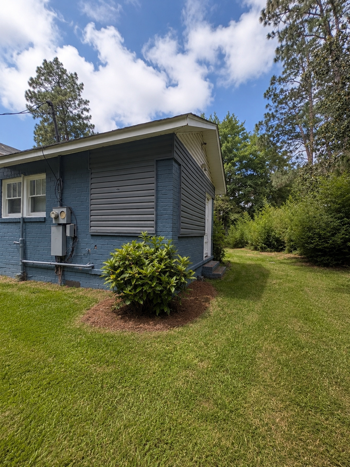 3726 Irwinton Rd #1 - Photo 6 of 22