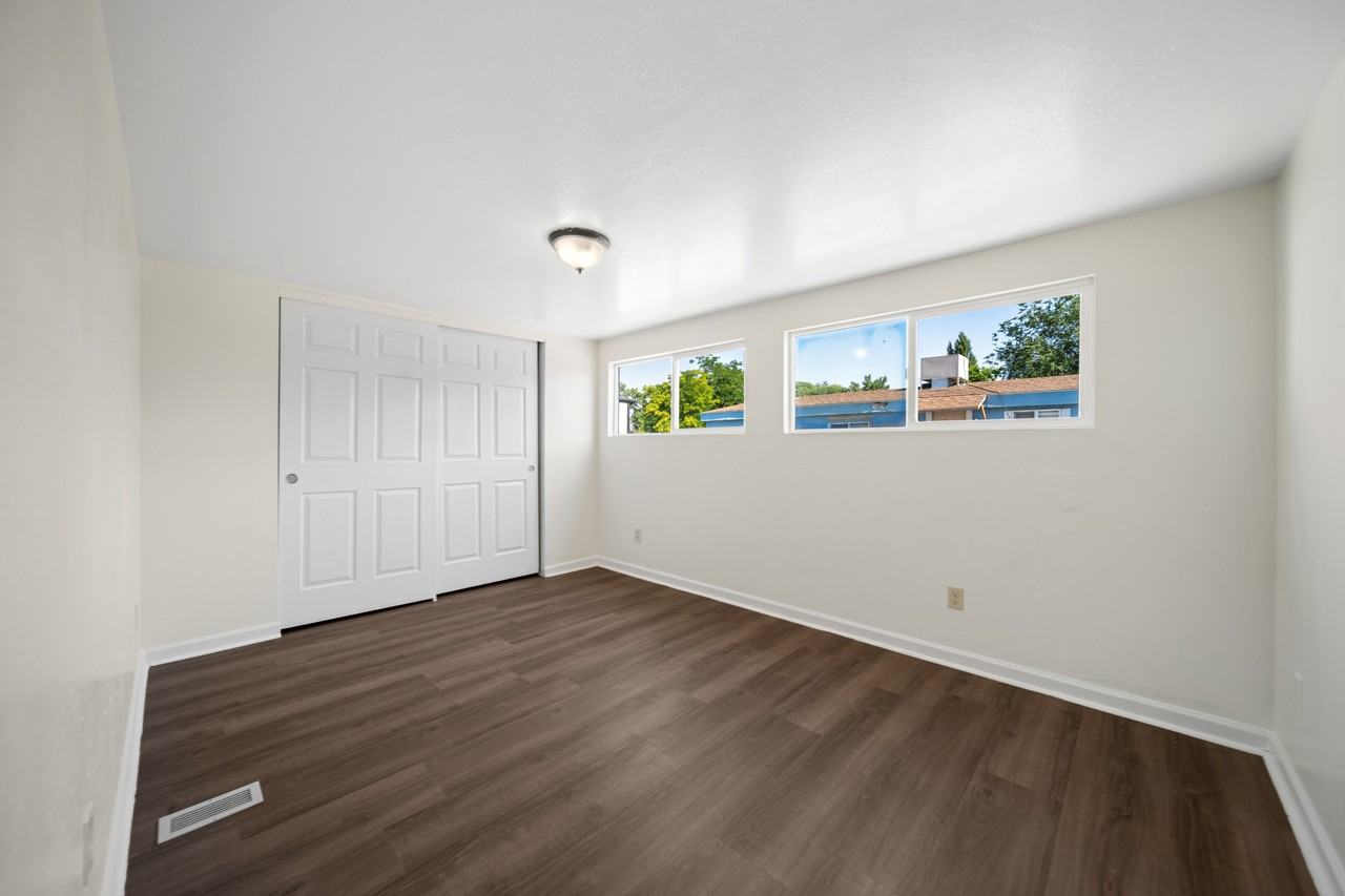 562 Eastwood Dr #1 - Photo 7 of 22