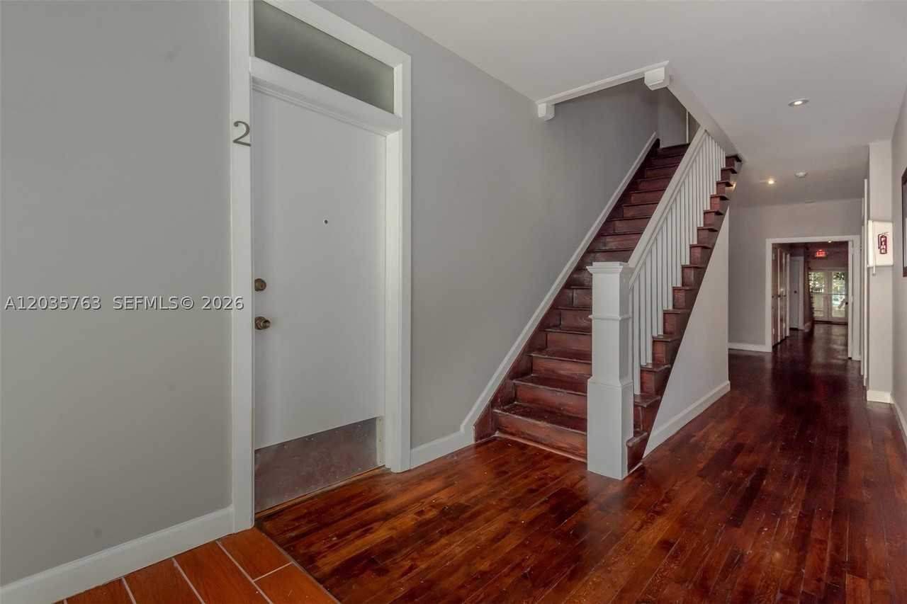 1610 Salzedo St #5 - Photo 3 of 10
