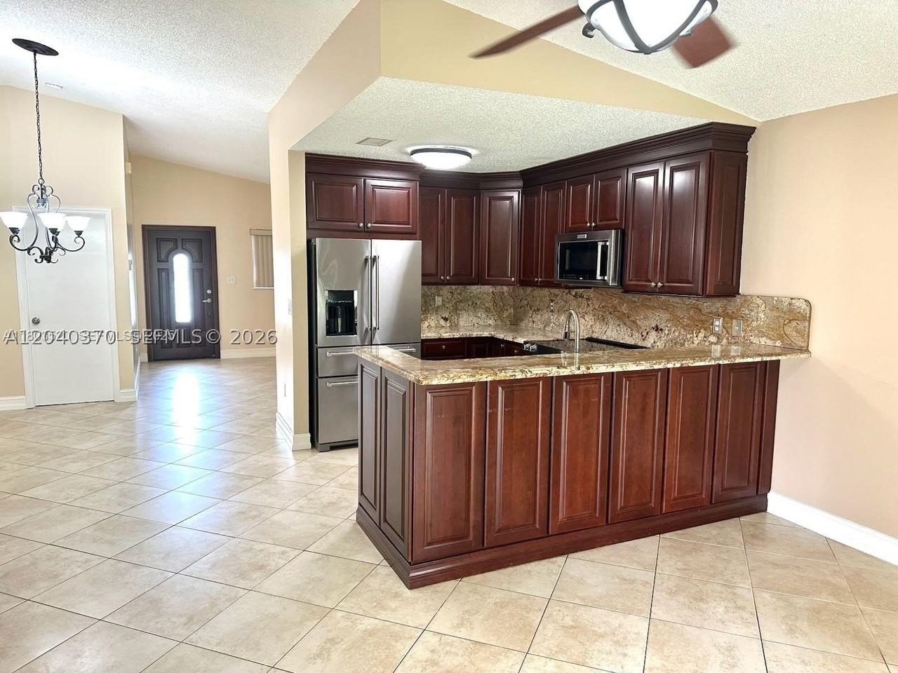 2514 Sw 138th Ave - Photo 3 of 17