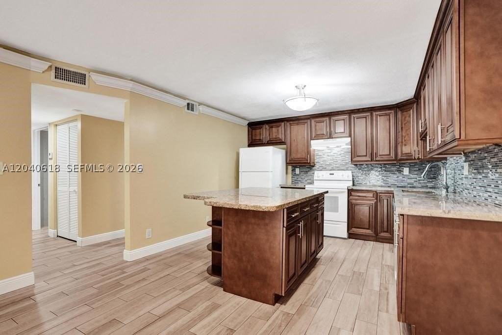 4114 Nw 88th Ave #102 - Photo 3 of 26
