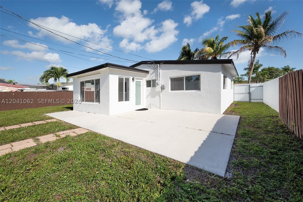 3524 Sw 14th St - Photo 4 of 28