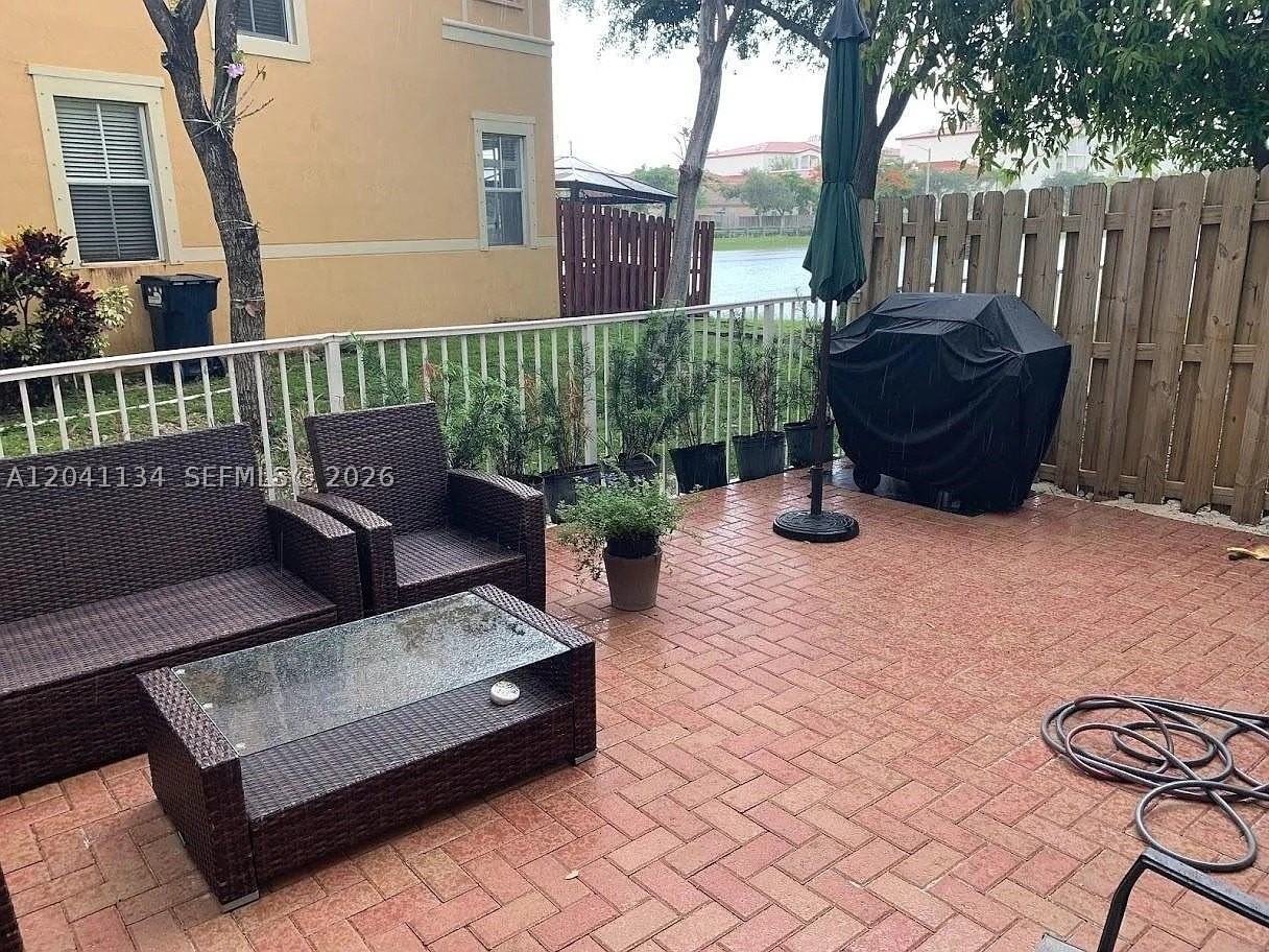 7930 Nw 108th Pl - Photo 4 of 8