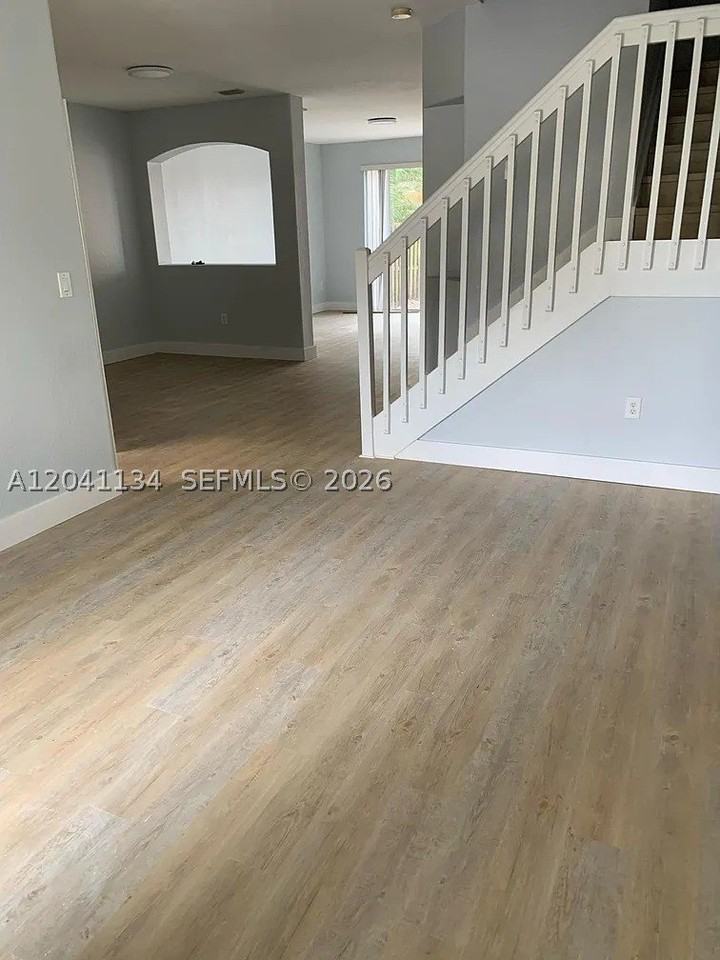 7930 Nw 108th Pl - Photo 5 of 8