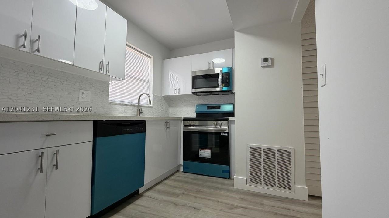 237 Lake Frances Dr #237 - Photo 3 of 12