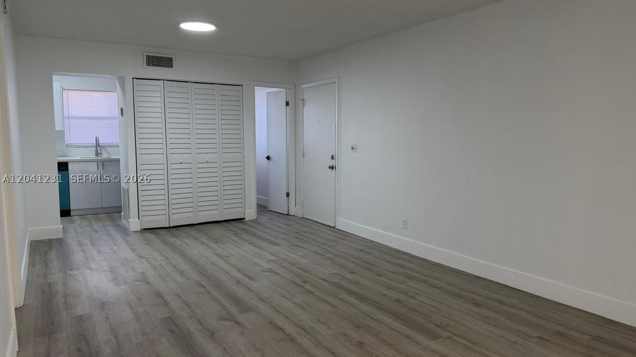 237 Lake Frances Dr #237 - Photo 4 of 12