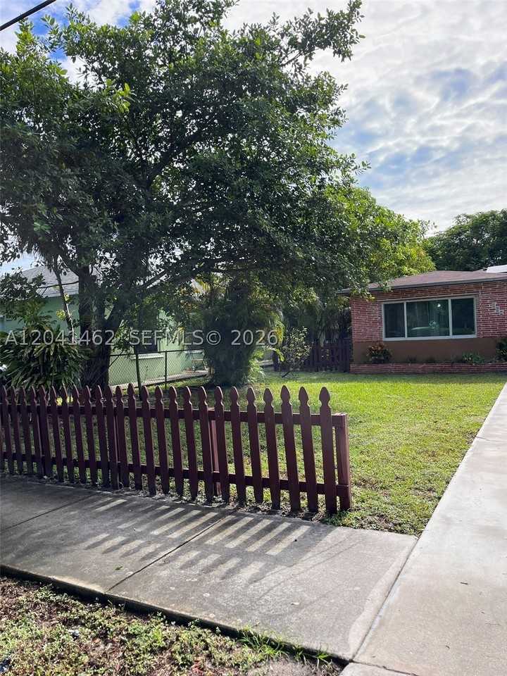 124 Nw 6th Ave - Photo 3 of 25