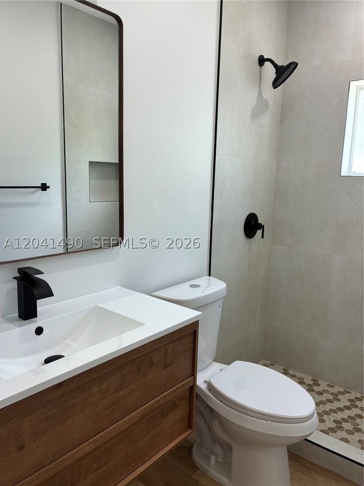 211 Sw 15th Ter - Photo 4 of 7