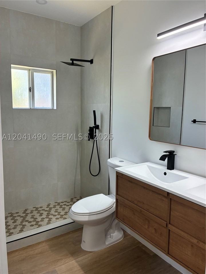 211 Sw 15th Ter - Photo 5 of 7
