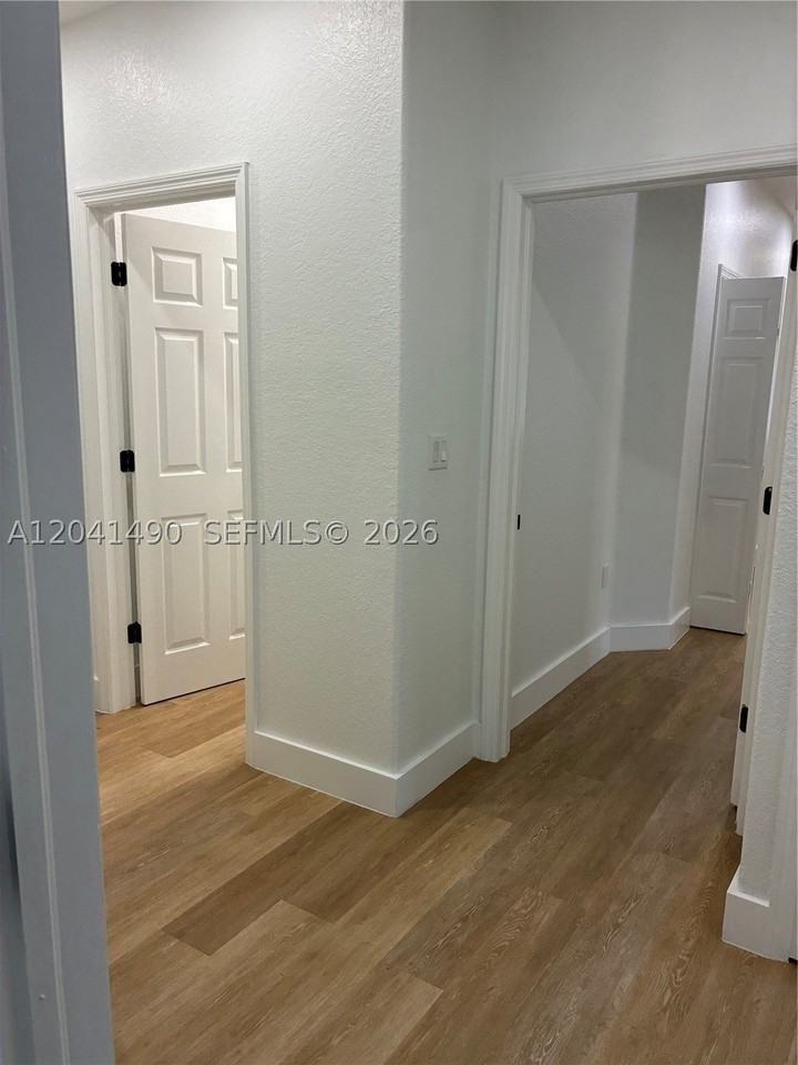 211 Sw 15th Ter - Photo 6 of 7
